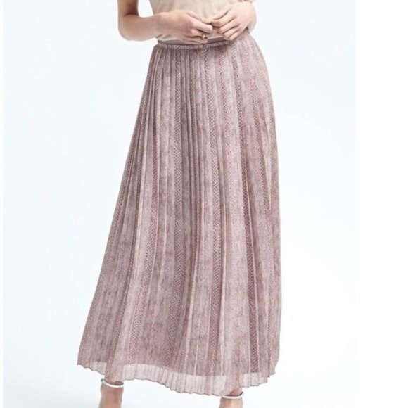 Banana Republic Pleated Snake Print Maxi Skirt Mauve Gray - Picture 1 of 6